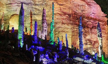 長沙出發(fā)到黃龍洞、天門山二日游