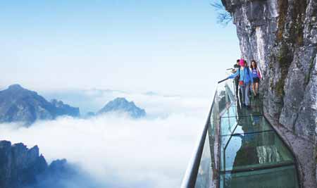 長(zhǎng)沙出發(fā)到張家界玻璃橋云天渡、森林公園、天門山玻璃棧道往返4天3晚游